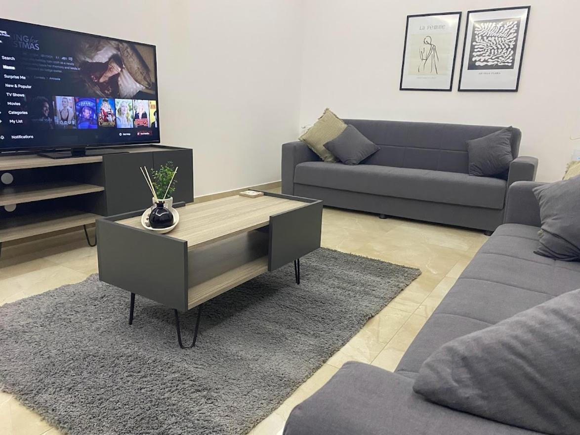 Olive Apartment *
